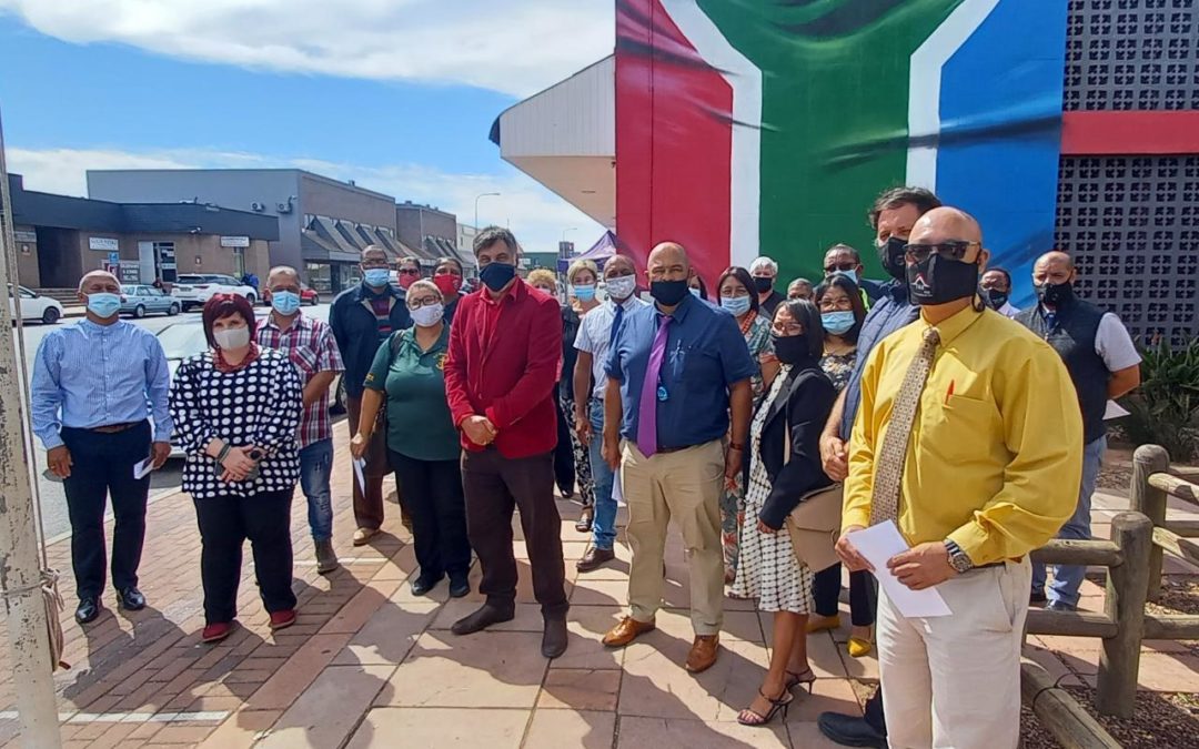 SALDANHA BAY SCHOOLS AND WCDM RECEIVE R240K DONATION IN ICT EQUIPMENT